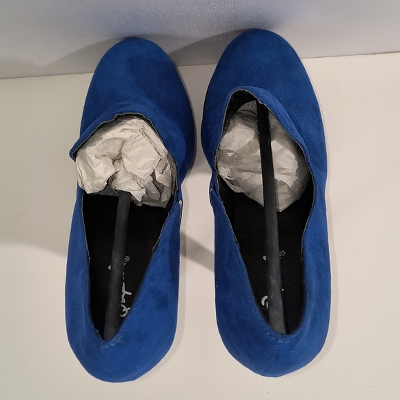 Qupid Women's 7 Blue Heels - Picture 3 of 8
